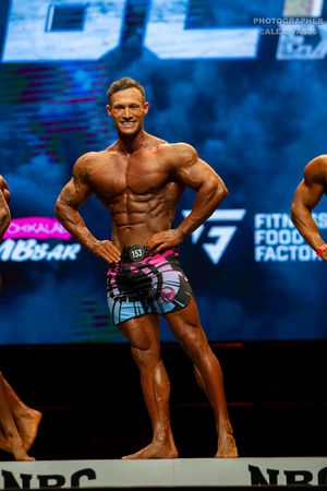 MEN'S PHYSIQUE 174